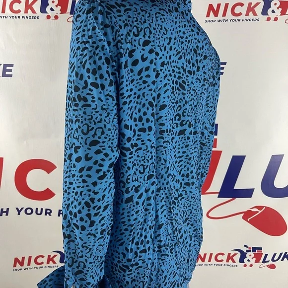 Animal pattern wrap blouse, button up with elastic waist and full collar - Picture 4 of 6